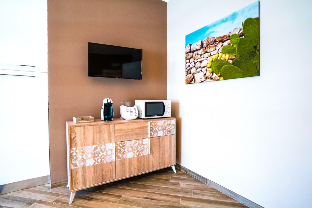 Sisters In Law Guesthouse مونوبولي المظهر الخارجي الصورة