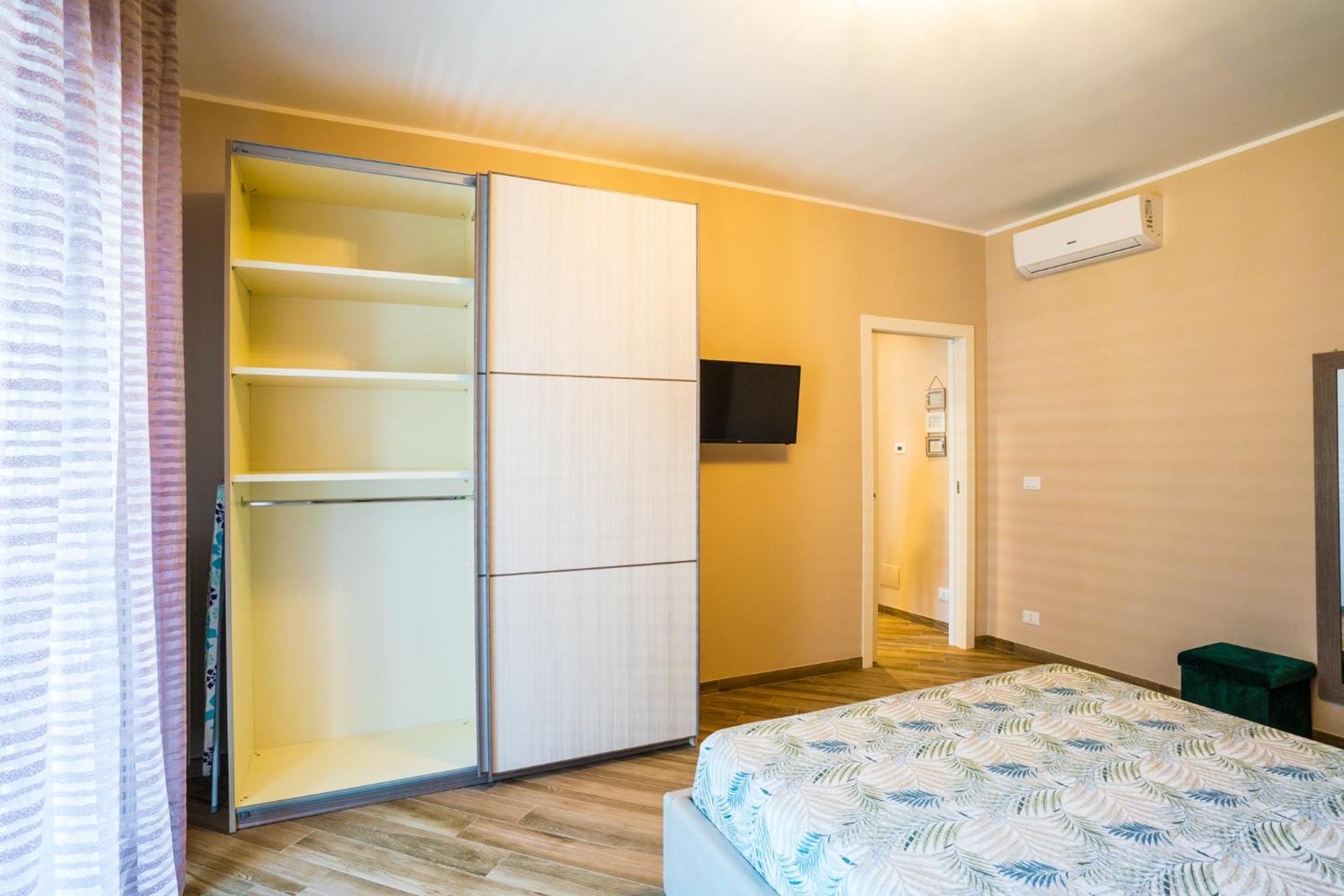 Sisters In Law Guesthouse مونوبولي المظهر الخارجي الصورة
