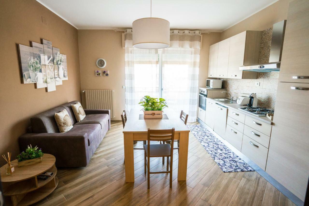 Sisters In Law Guesthouse مونوبولي المظهر الخارجي الصورة