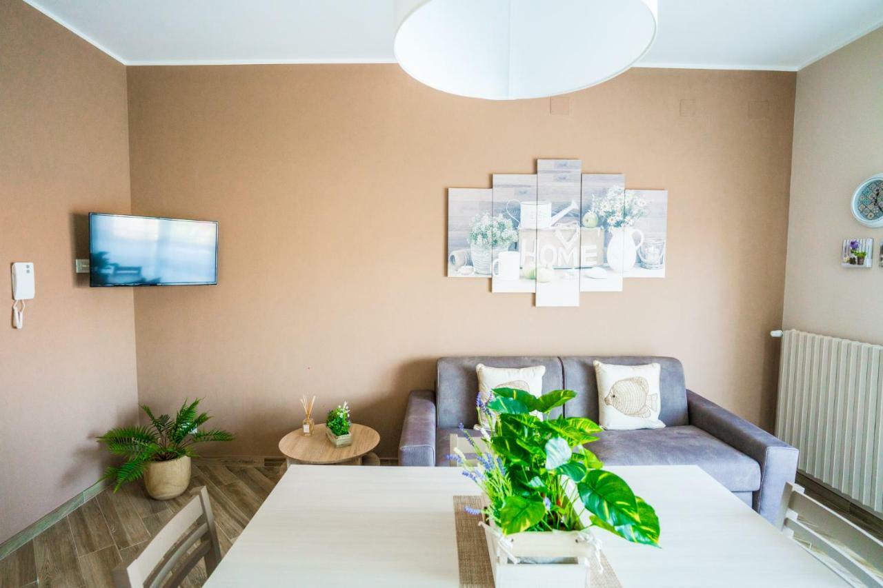 Sisters In Law Guesthouse مونوبولي المظهر الخارجي الصورة